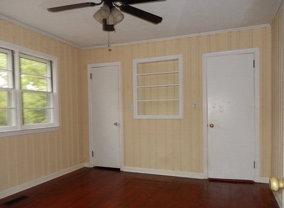 3rd image of 613 Herring Dr