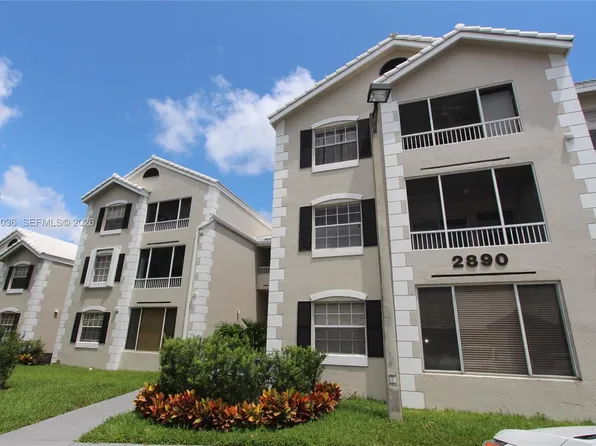 2890 N Oakland Forest Dr, Fort Lauderdale, FL