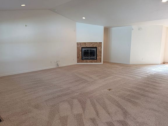 4th image of 646 Cortney Way