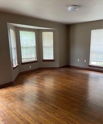 5th image of 3718 Seguin Dr