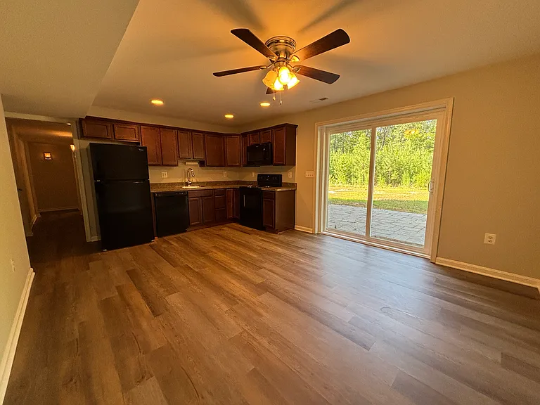 16209 Round Hill Rd — Photo 42