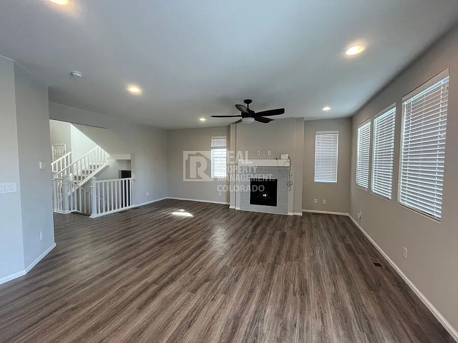 Building Photo - 15899 E Warner Dr
