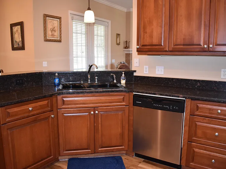 220 NW Kelly Lake Ct — Photo 7