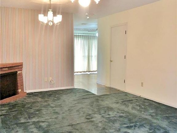4th image of 304 Brett Dr