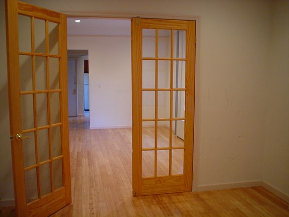 5th image of 504 E 13th St APT 3a