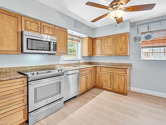 3rd image of 900 NE 147th Street