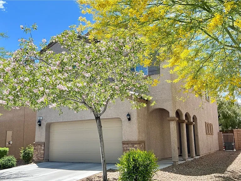 2853 Glass Vine Ct — Photo 2