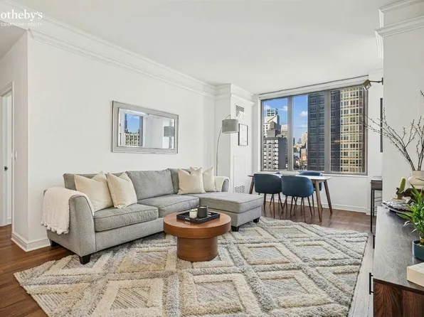 101 West 24th Street image 1 of 6