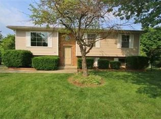 3281 Crater Lake Ct, Lexington, KY 40517