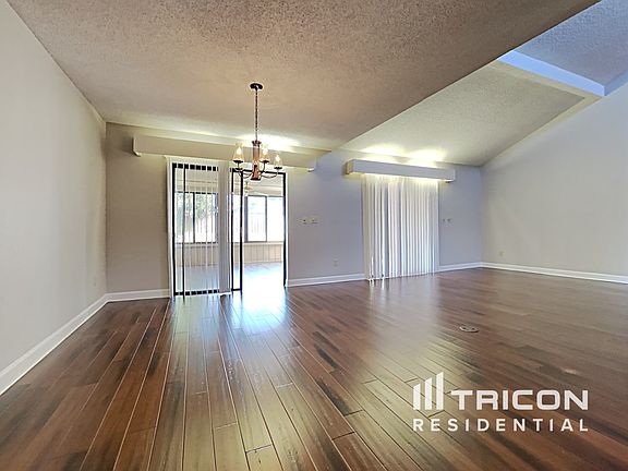 3rd image of 1507 Teakwood Dr