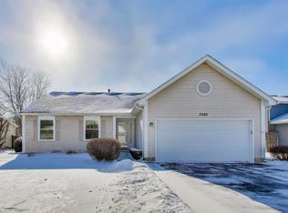 5420 Avalon Ln, Lake In The Hills, IL 60156
