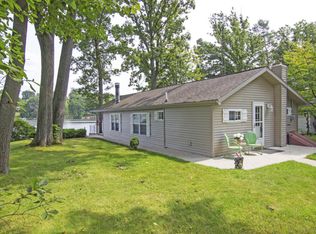 10786 Riverview Dr, Big Rapids, MI 49307