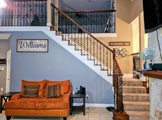 824 Foxridge Dr, Arlington, TX 76017