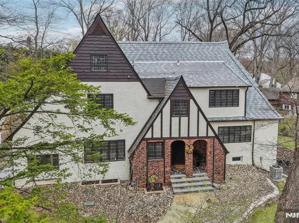 400 Heights Rd, Ridgewood, NJ 07450