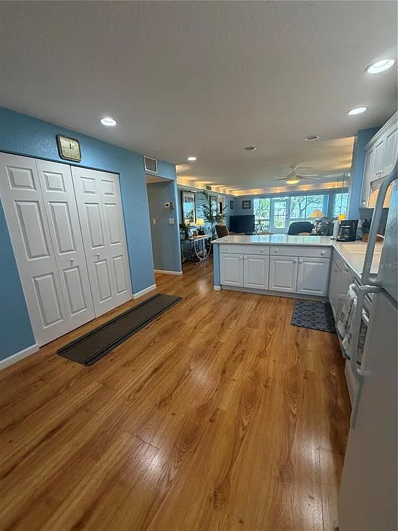 2 bed, 2.0 bath, 1115 sqft, $7,100 — Photo 3