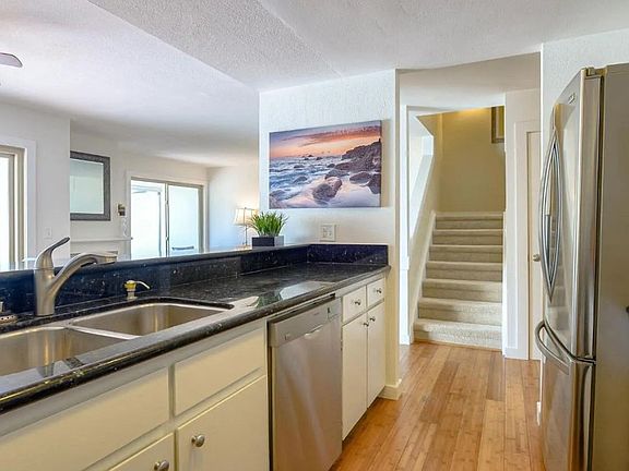 4th image of 3407 La Selva St
