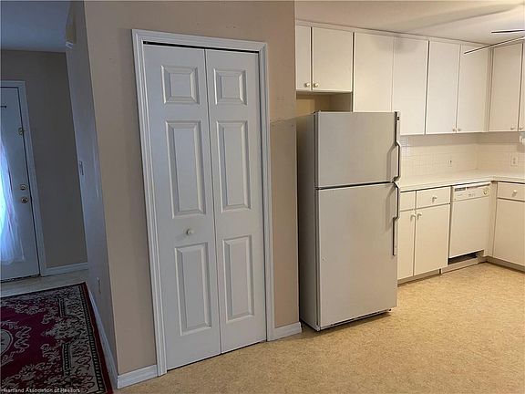3rd image of 402 Ohio St