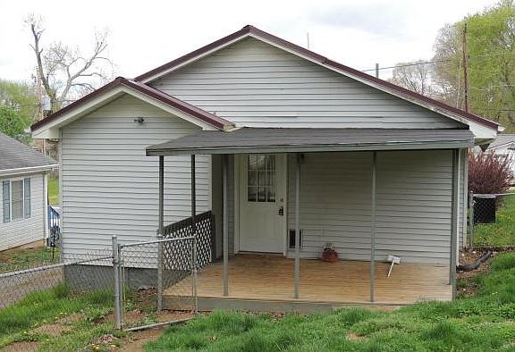 2nd image of 418 Kaywood Ave