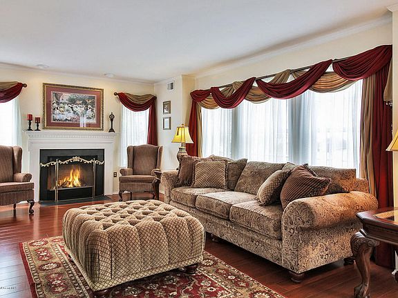 4th image of 620 Buenaventura Ct
