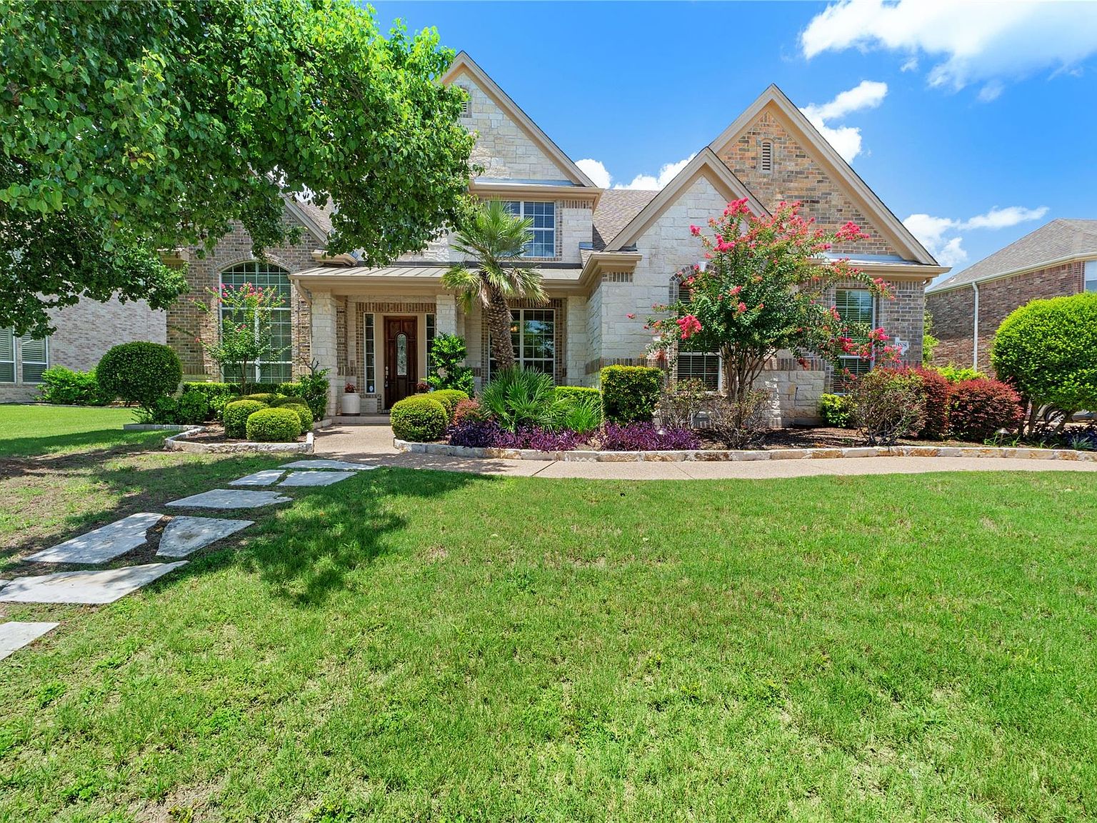 15208 Sunningdale St