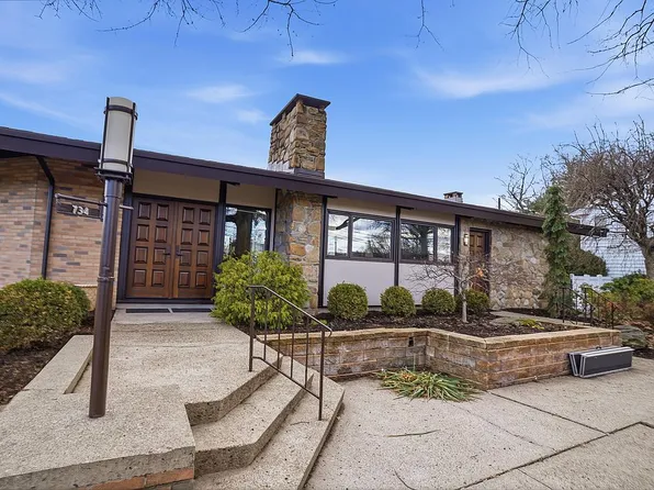 734 Milford Dr, Kingston, PA 18704