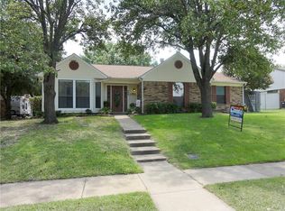 408 Creekmeadow Ln, Lewisville, TX 75067