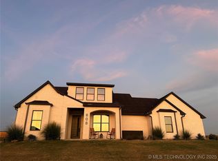808 W Prairie View Rd, Ardmore, OK 73401