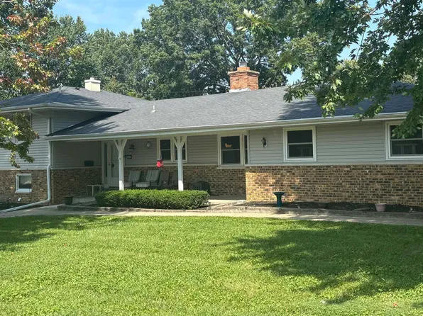145 Circle Dr, Galesburg, IL 61401
