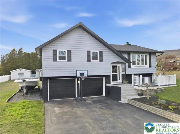 1131 Morris Ln, Slatington, PA 18080