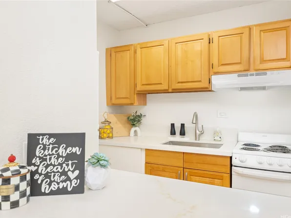 98-142 Lipoa Pl APT 103, Aiea, HI 96701