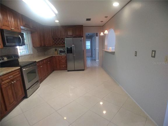 4th image of 1986 Brantley Cir