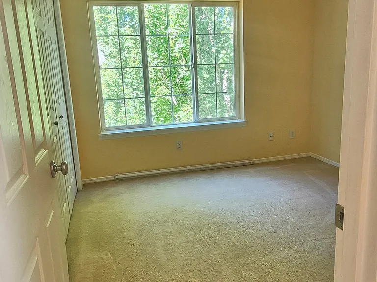 1094 SE Wenlock Ave — Photo 7