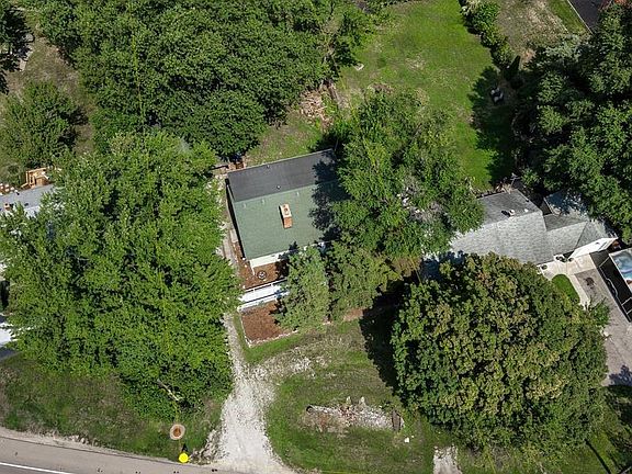 3rd image of 1592 Stewart Rd
