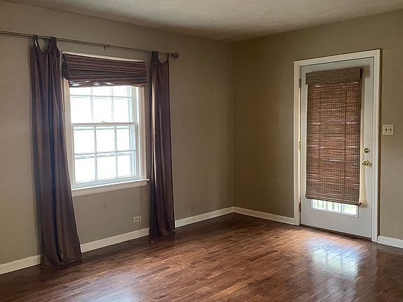 3rd image of 2945 L St #1
