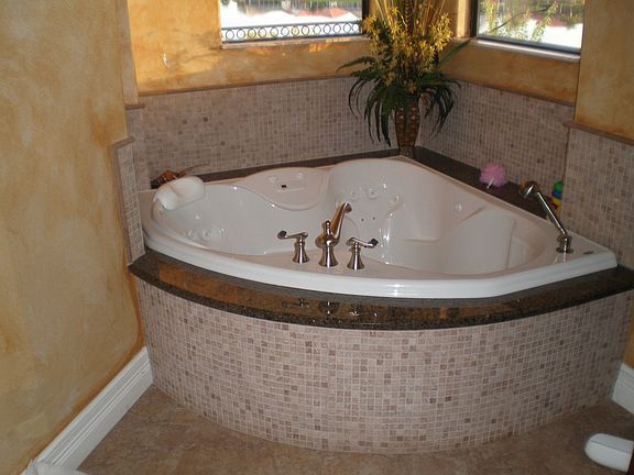 5th image of 17913 Bahama Isle Cir