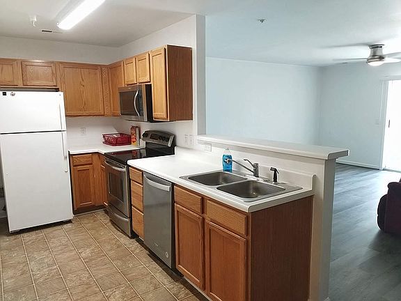 2nd image of 1950 Trailwood Heights Ln Unit 103