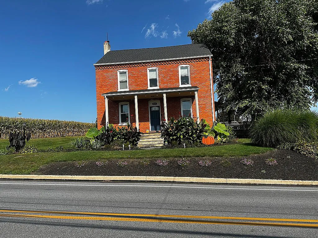 1649 Book Rd photo 1
