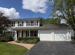 29W026 103rd St, Naperville, IL 60564