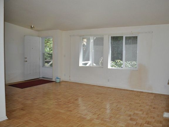 2nd image of 19133 Soundview Blvd NE