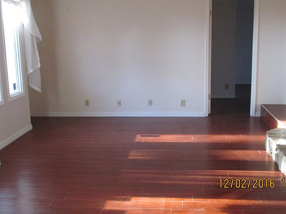 3rd image of 1621 W HAMMOCK Circle