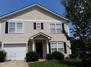 7323 Stripes Ct, Charlotte, NC 28217