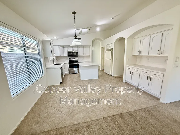 2427 W Oberlin Way — Photo 3