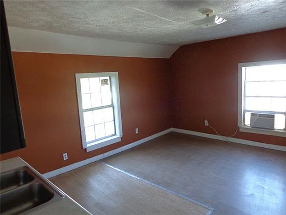 4th image of 601 Elder St APT B