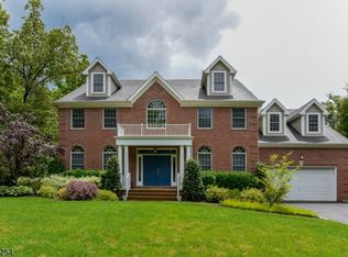 60 Linden Pl, Summit, NJ 07901