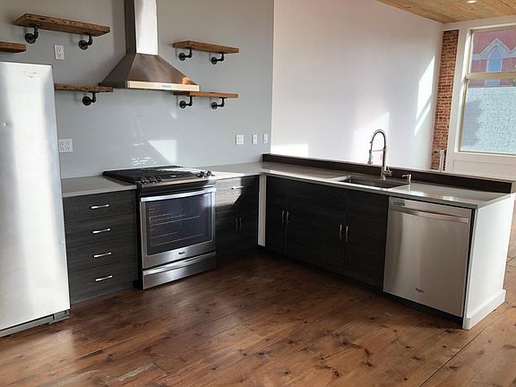 3rd image of 701 W 6th Ave Floor 1