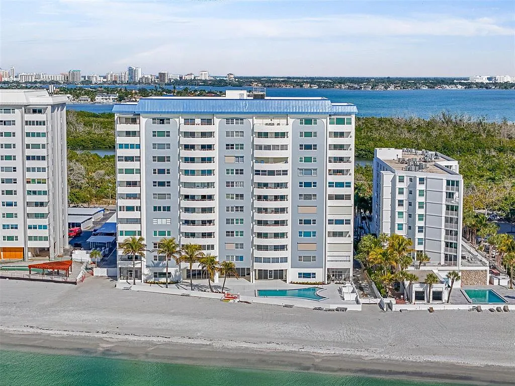 2 bed, 2.0 bath, 1403 sqft, $6,500 — Photo 1