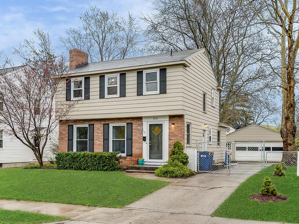 1st image of 870 Mulford Dr SE