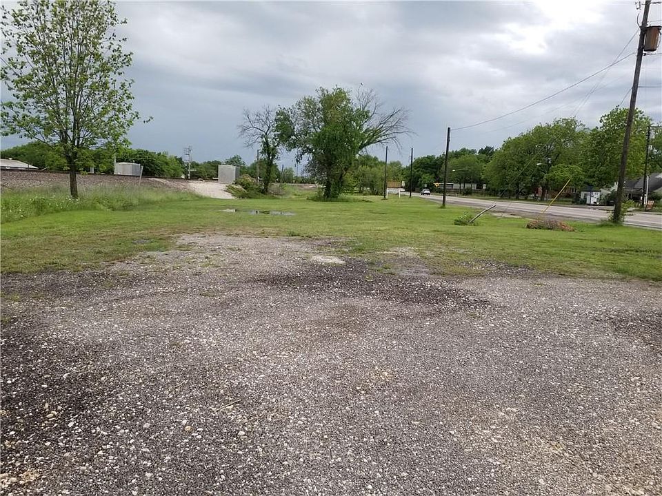 1st image of 601 Avenue D