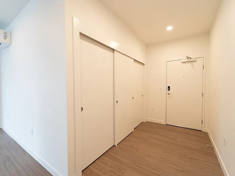 Orrin Entryway