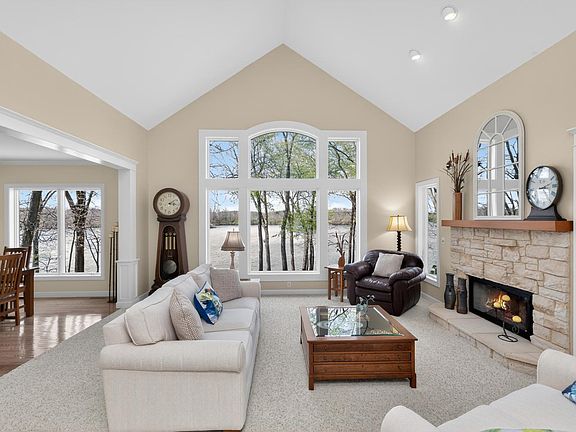 3rd image of 62102 Pheasant Pointe Dr